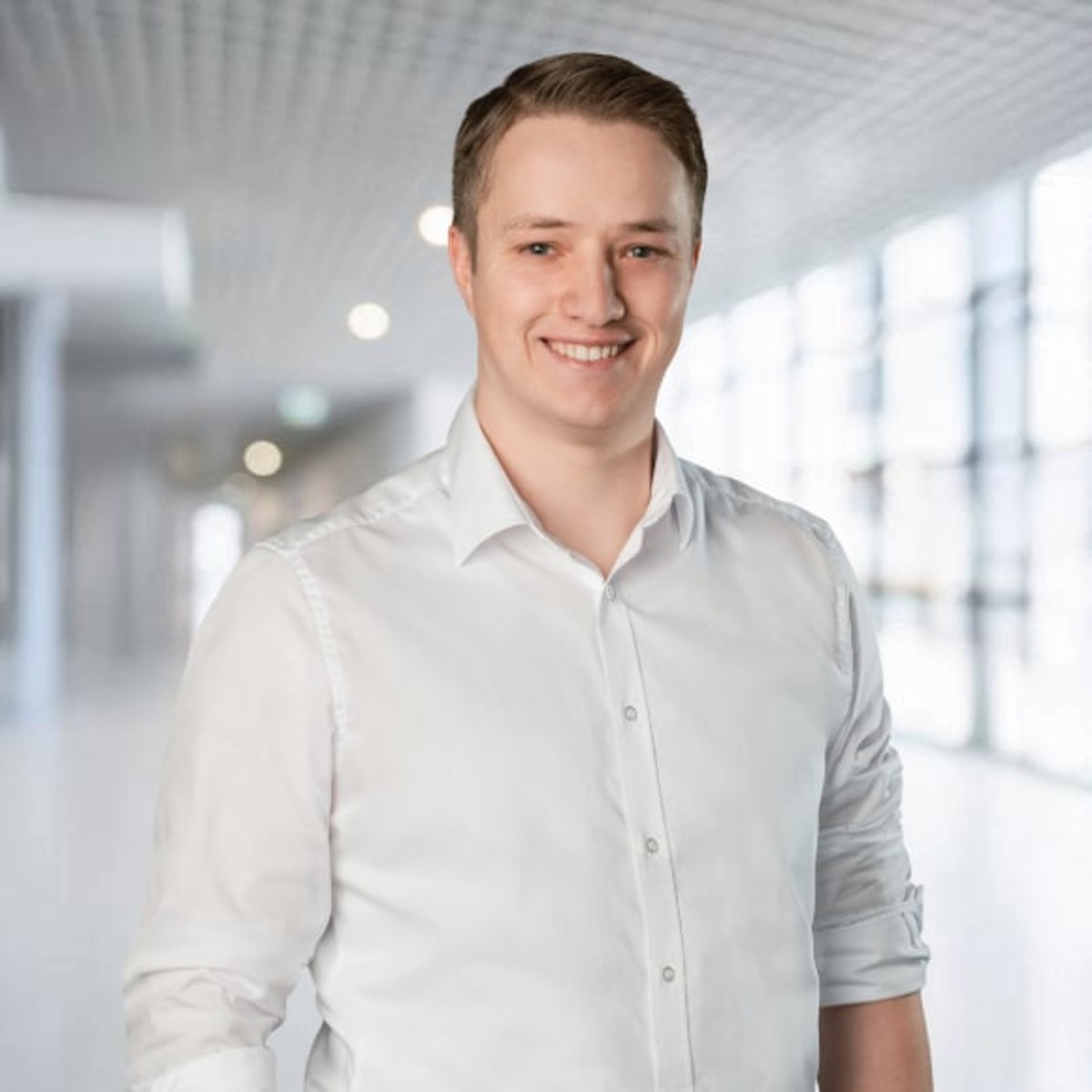 Wir beraten Sie gerne bei der richtigen Wahl Ihrer Titanschrauben und Verbindungselementen aus Titan - Sprechen Sie Dennis Horn an