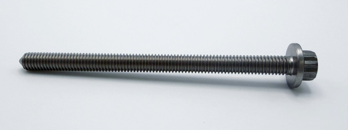 Special screw manufactured by hot forging for construction machinery.